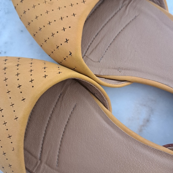 whitemt. Womens Flats Sz 8 Mustard - Picture 5 of 8